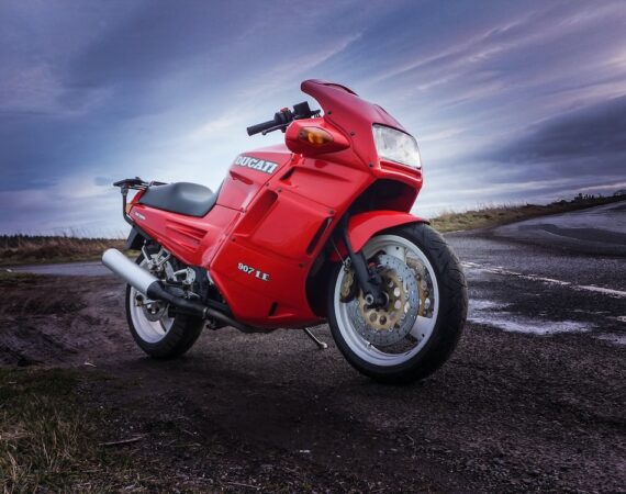 photo 1593952928067 83abf8fa05d3