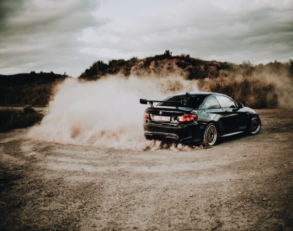 photo 1595316347634 7a4d7737dedd