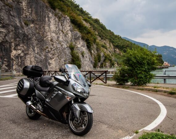 photo 1599413110324 83fda15cb146