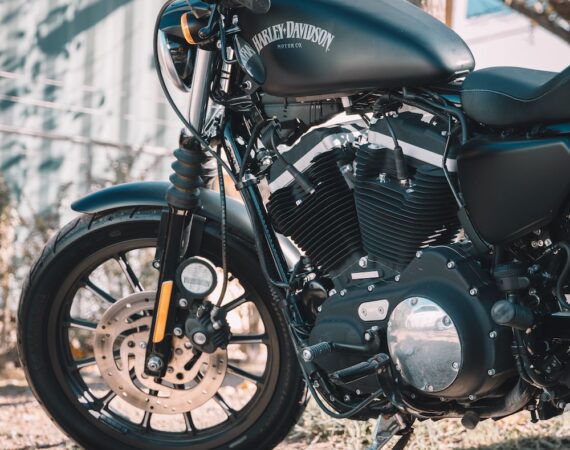 photo 1599485217592 edcb6e38ffd3