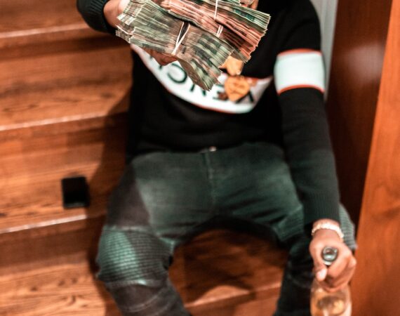 photo 1602244010965 b5feb693b143