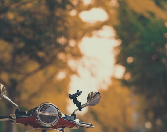 photo 1603799424049 e091690b614d