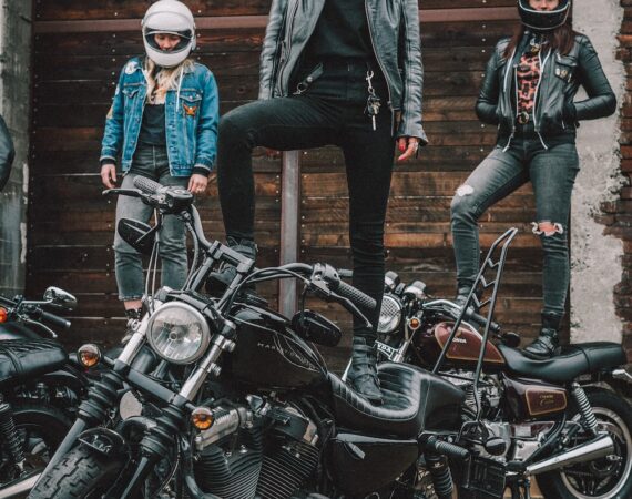 photo 1606154091213 402c1ae1a36b