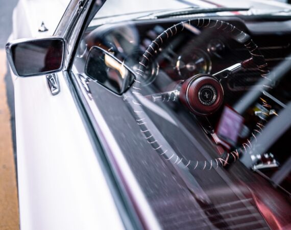 photo 1612882837574 5d6774ee1605