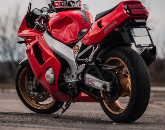 photo 1615803522113 8930c971f4f5