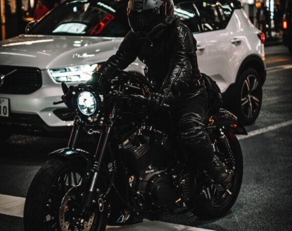 photo 1616239278102 7bd9286c5fb2