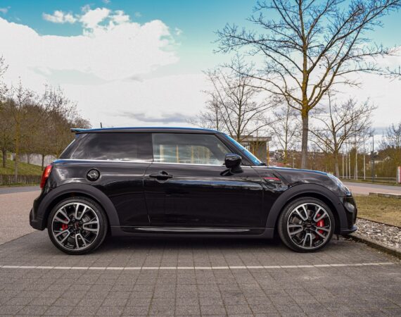 車貸放款實用指南:成功通過汽車貸款流程的技巧 8 photo 1617624085810 3df2165bd11b