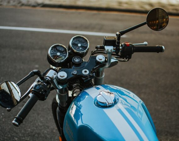 photo 1634645192755 a21dc77df842