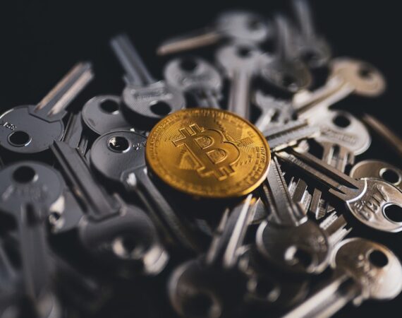 photo 1635236066449 5b45769be233