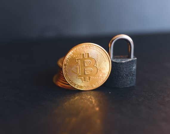 photo 1635840418908 772c54d7931f