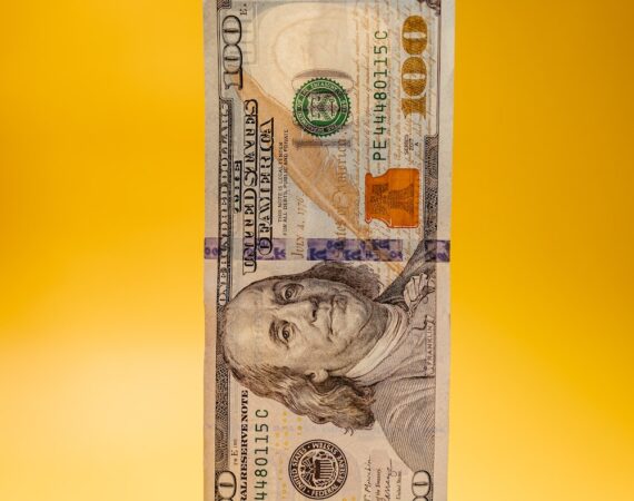 photo 1671469904992 3431af7841cb