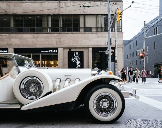 photo 1474128710184 2a547ec84777