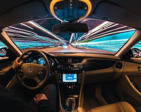 photo 1485463611174 f302f6a5c1c9