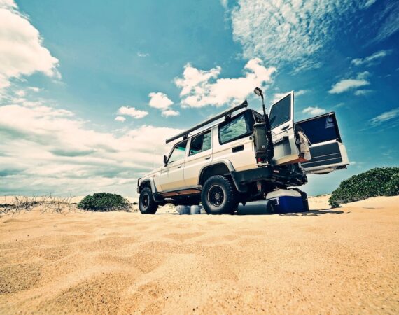 photo 1500381369072 1e8259ca5ed4