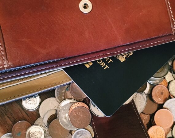 photo 1512075045244 436869aac75b