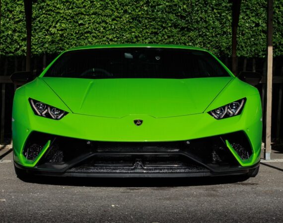 photo 1528501028382 e587fcf3a03e