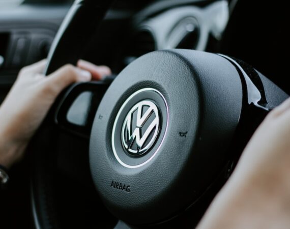 photo 1535745425003 d41f0bcca956