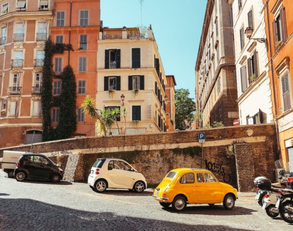 photo 1536140012599 830a641c27e6