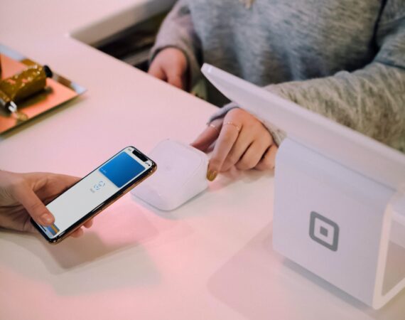 photo 1556741533 2c7e140cd038