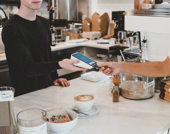 photo 1556742059 47b93231f536