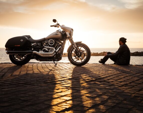 photo 1558981852 426c6c22a060