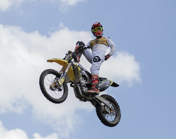 photo 1559750539 5f8b89319ef8