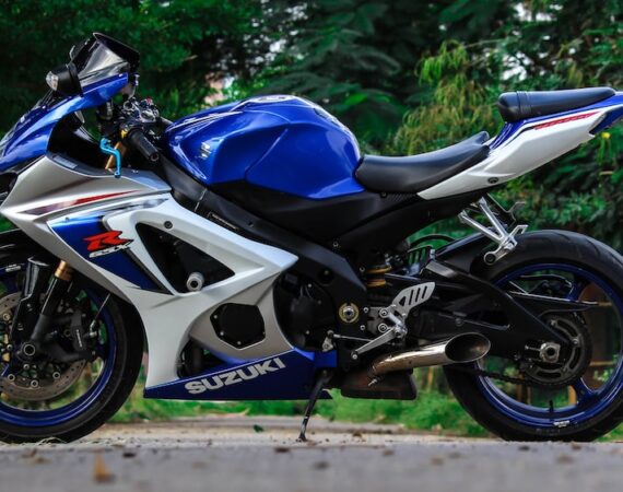 photo 1559960941 56c74d93131b