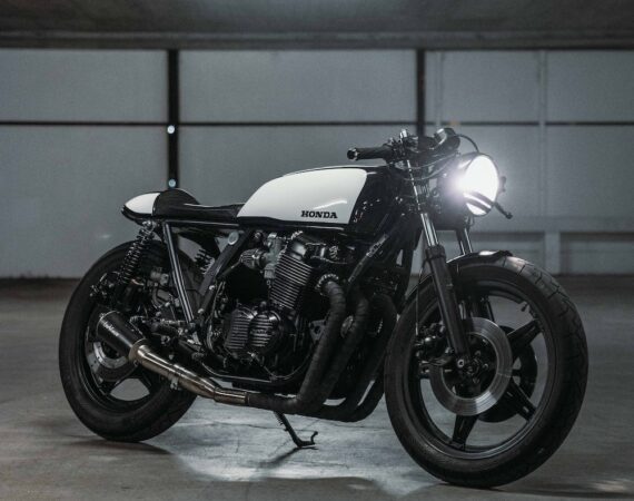 photo 1561811565 6ed172b54cbe