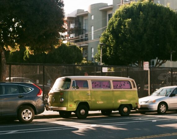 photo 1561871733 c471d5642fad