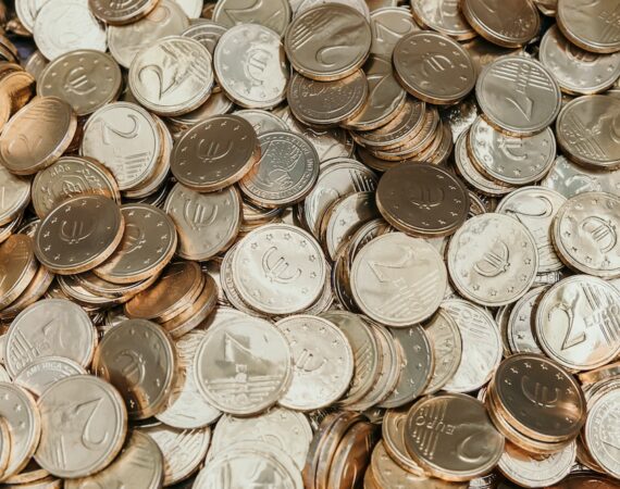 photo 1571138430450 eaeaef92cc4d