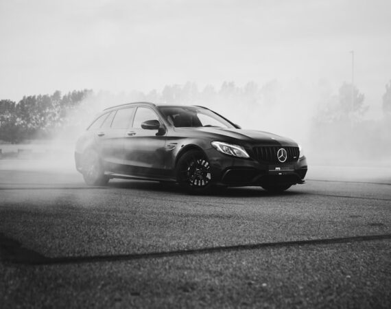 photo 1578265707481 77c0ac3ce8bf