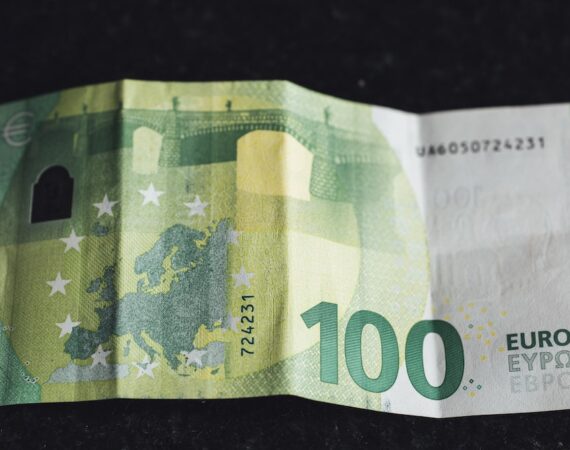 photo 1580142541252 bfc783fd5240