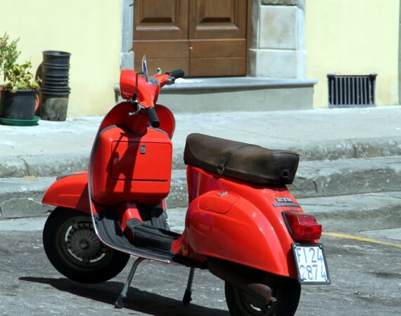 photo 1582216141613 5afa43850d06