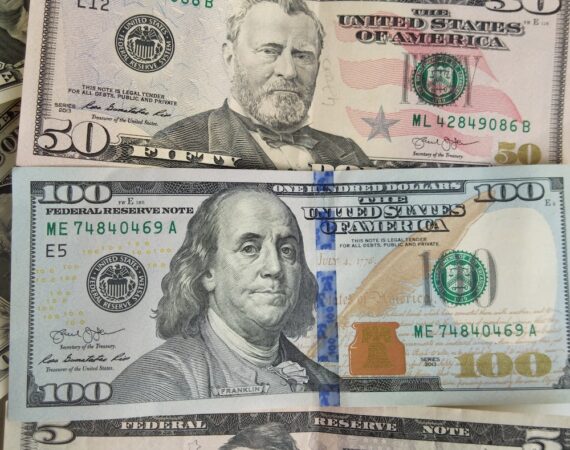 photo 1584272391942 371d5a999b9c