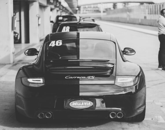 photo 1589791148757 9d492a8977c8