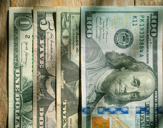 photo 1590625848268 2c920f44d8f4