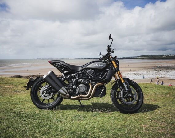 photo 1592906331858 d38bb4552b83