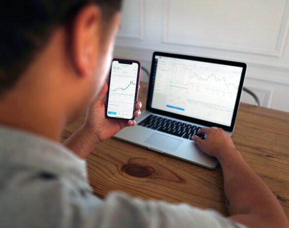 photo 1606189934732 1c274f894bf9