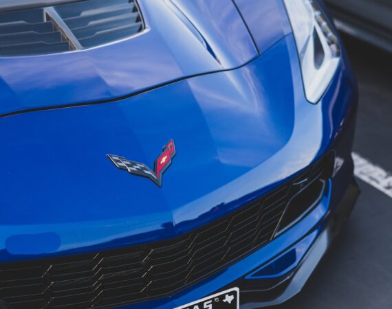 photo 1613237633433 aeb0584420d7