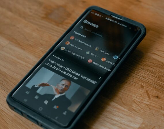 photo 1614028674490 d12fd4eaa168