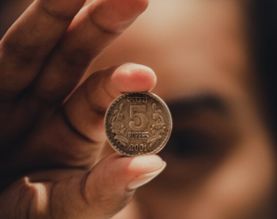 photo 1621409585260 f001f4f3d0d4