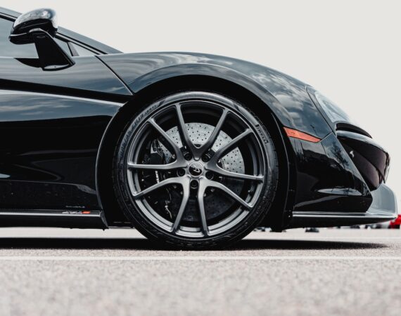 photo 1621712151262 60bd142ba19f