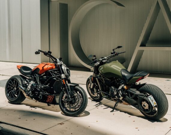 photo 1632084546206 c277f777fa47