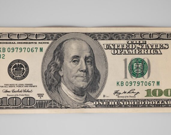 photo 1636115734305 aac2f83cd8d4