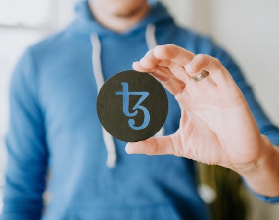 photo 1642465599822 f8c8caa350d8