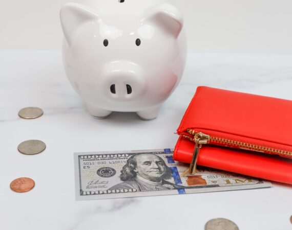 photo 1656049471454 ff3c59812741