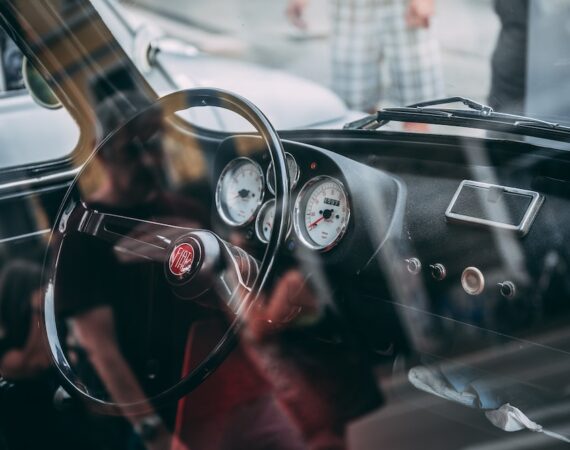 photo 1503422673044 f82d00443ad3