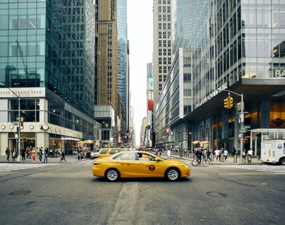 photo 1517243667550 44d5628894d0