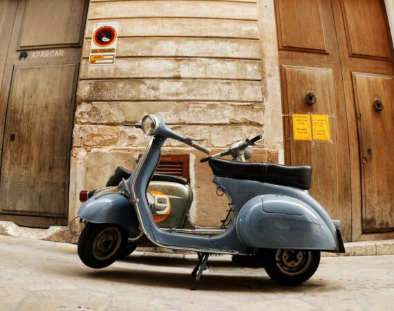 最新機車貸款利率比較報告:哪家貸款機構最具競爭力? 4 photo 1517812766428 076d4f379316