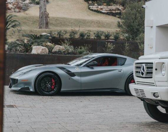 photo 1549262822 de23b630bd85